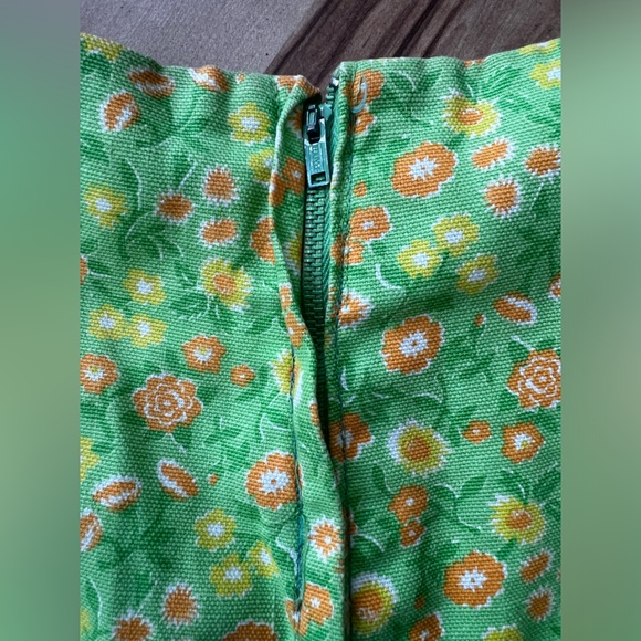 Vintage 60s Bright Green Hanndmade Floral Pants with Crochet Hem - Picture 9 of 9